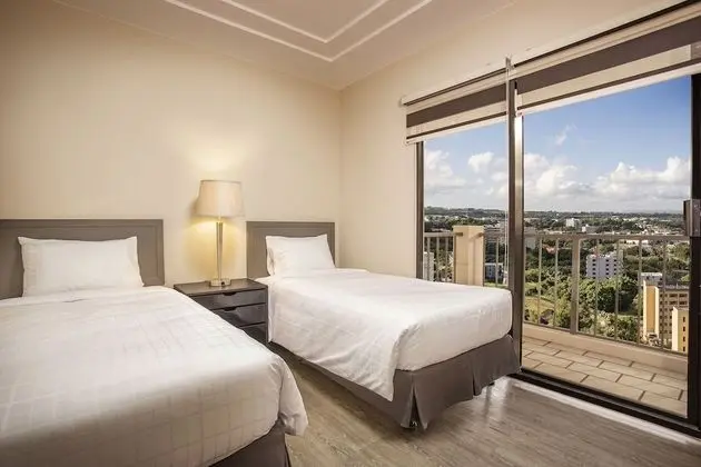 2 Bedrooms Suite 1 King & 2 Singles, Apartment