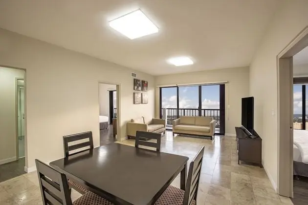 3 Bedrooms Suite 1 King, 1 Queen & 2 Singles, Apartment