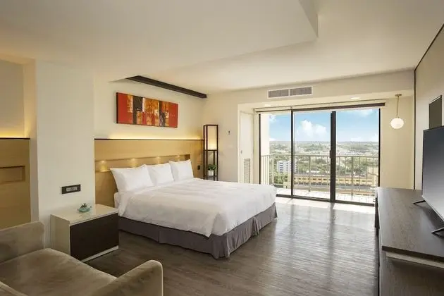 Deluxe 1 King, Balcony