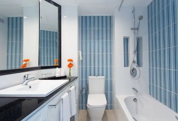 Deluxe Pool View King Bed