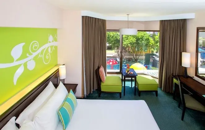 Deluxe Pool View Twin Bed
