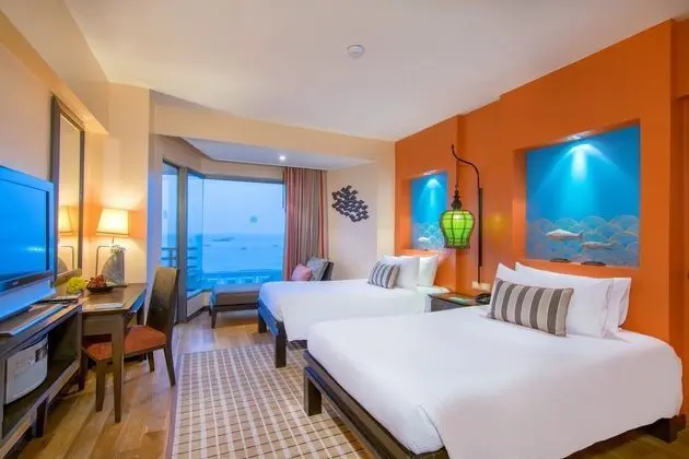 Deluxe Sea View Twin Bed