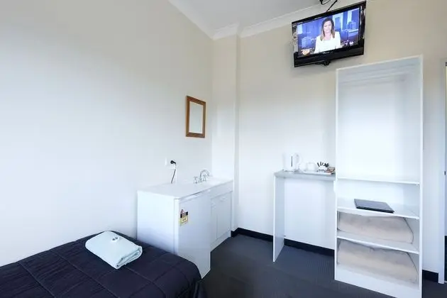 Standard Üç Kişilik Oda, Ortak Banyo