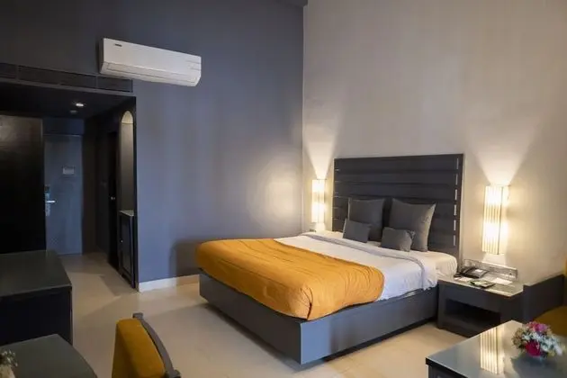 Deluxe Oda, Balkon, Havuz Manzaralı