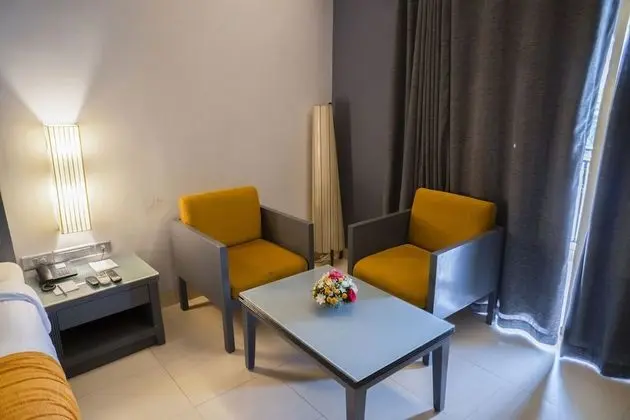 Deluxe Oda, Balkon, Havuz Manzaralı