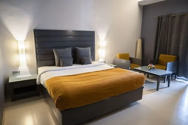Deluxe Oda, Balkon, Havuz Manzaralı