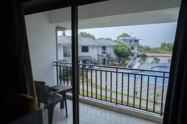Deluxe Oda, Balkon, Havuz Manzaralı