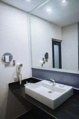 Deluxe Oda, Balkon, Havuz Manzaralı