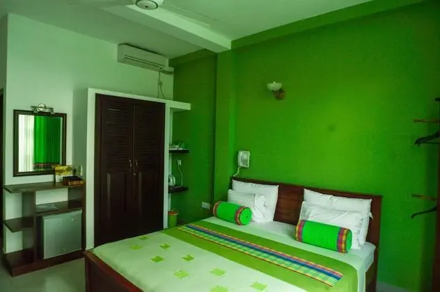 Standard Tek Büyük Yataklı Oda