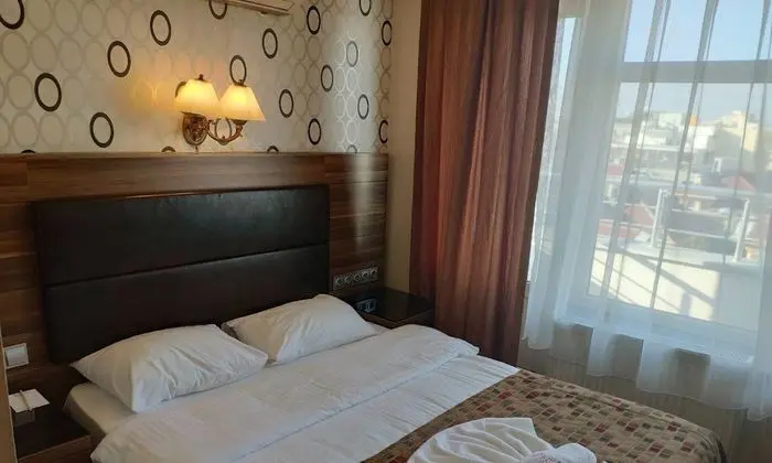 Tek Büyük Yataklı Oda
