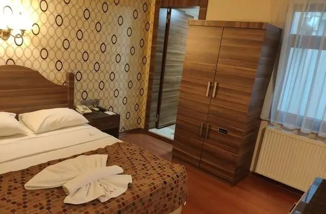 Tek Büyük Yataklı Oda