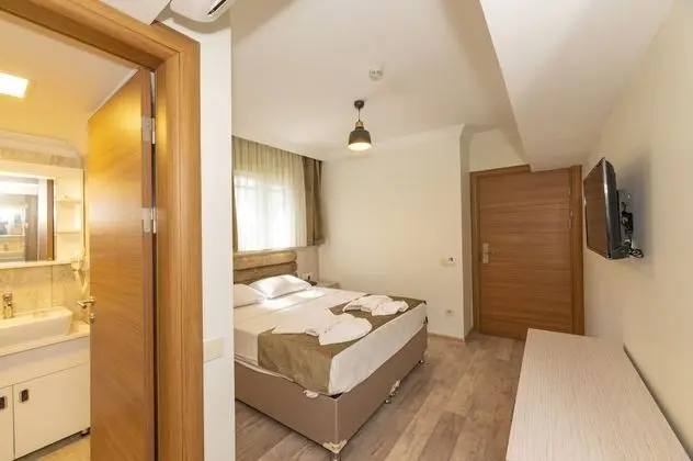 Comfort Tek Büyük Yataklı Oda