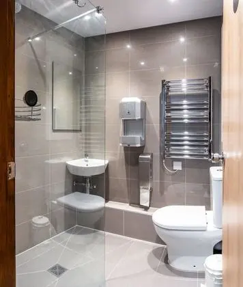 Standard Tek Büyük Yataklı Oda, 1 Çift Kişilik Yatak (Shared Bathroom)