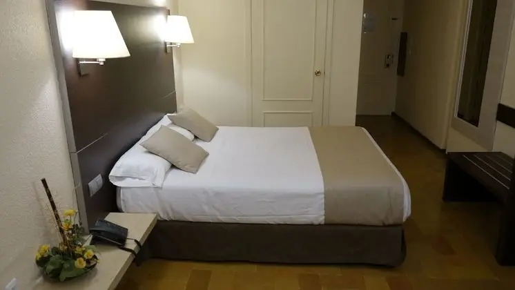 Tek Büyük Yataklı Oda (with extra bed)