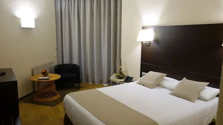 Tek Büyük Yataklı Oda (with extra bed)