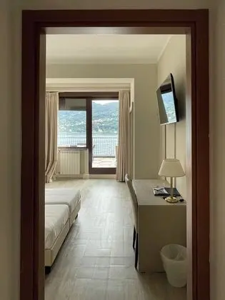 Tek Büyük Yataklı Oda, Balkon, Göl Manzaralı