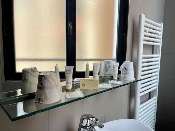 Tek Büyük Yataklı Oda, Balkon, Göl Manzaralı