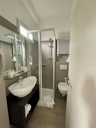 Tek Büyük Yataklı Oda, Balkon, Göl Manzaralı