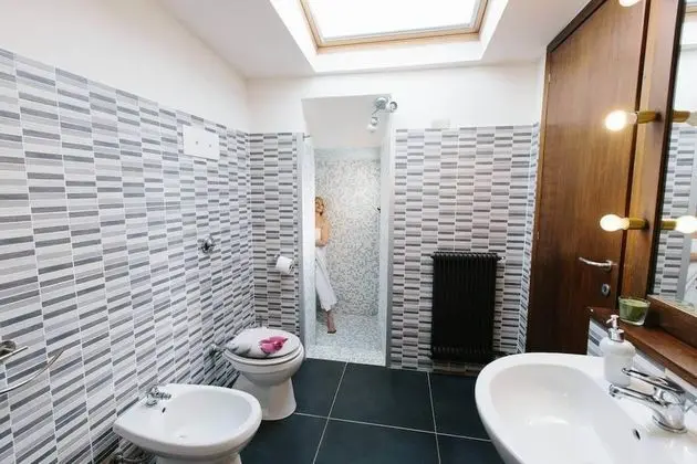 Tek Büyük veya İki Ayrı Yataklı Oda, Balkon