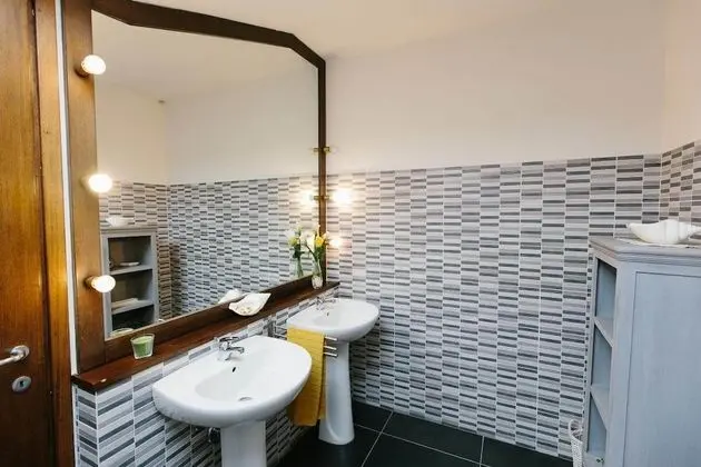 Tek Büyük veya İki Ayrı Yataklı Oda, Balkon