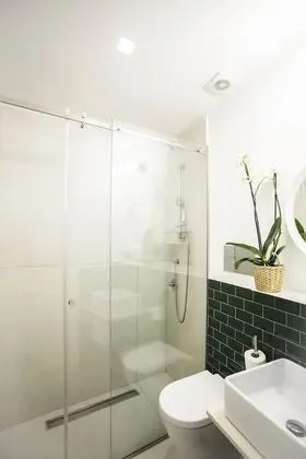 Deluxe Tek Büyük Yataklı Oda (Assenzio)