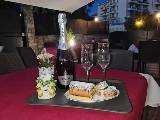 Oda, 1 Yatak Odası, Sigara İçilebilir, Balkon