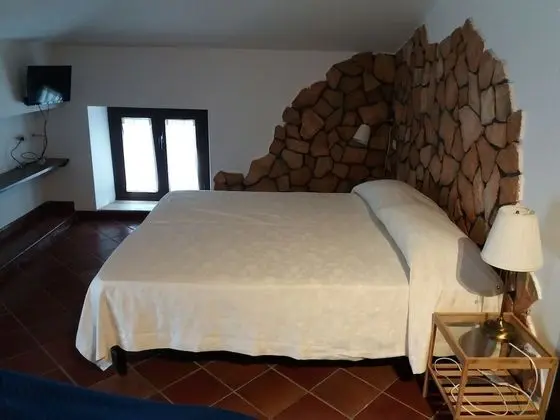 Üç Kişilik Oda