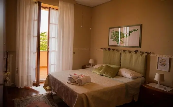 Tek Büyük Yataklı Oda, Ortak Banyo, Deniz Manzaralı