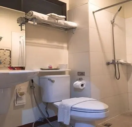 Superior Oda, Balkon, Havuz Manzaralı