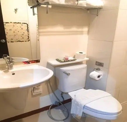 Superior Oda, Balkon, Havuz Manzaralı