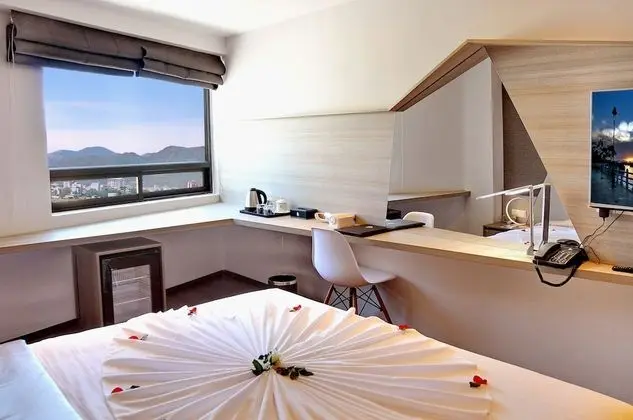 Deluxe Tek Büyük veya İki Ayrı Yataklı Oda, Şehir Manzaralı