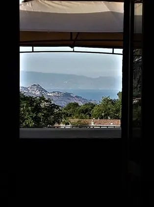 Ortak Ranzalı Oda, 3 Yatak Odası, Şömine