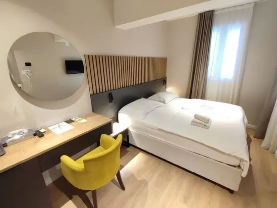 Standard Tek Büyük veya İki Ayrı Yataklı Oda