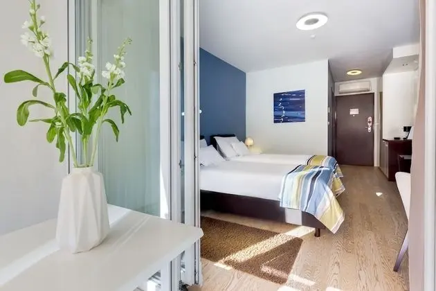 Tek Büyük Yataklı Oda, Balkon