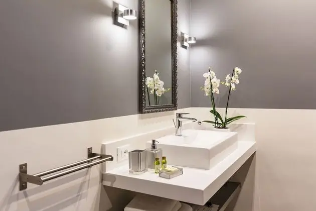 Deluxe Tek Büyük Yataklı Oda (Vista mare o vista giardino)