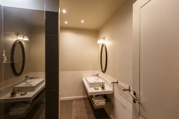 Deluxe Tek Büyük Yataklı Oda (Vista mare o vista giardino)