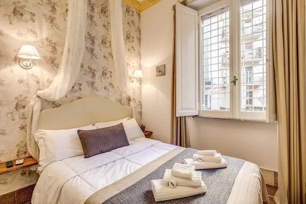 Classic Tek Büyük Yataklı Oda