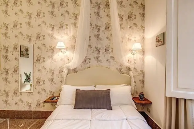 Classic Tek Büyük Yataklı Oda