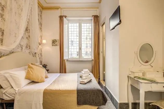 Classic Tek Büyük Yataklı Oda