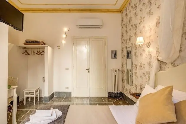 Classic Tek Büyük Yataklı Oda