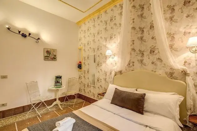 Classic Tek Büyük Yataklı Oda