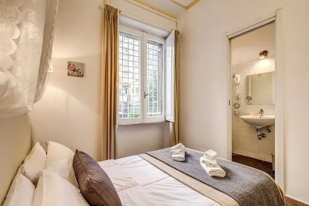 Classic Tek Büyük Yataklı Oda