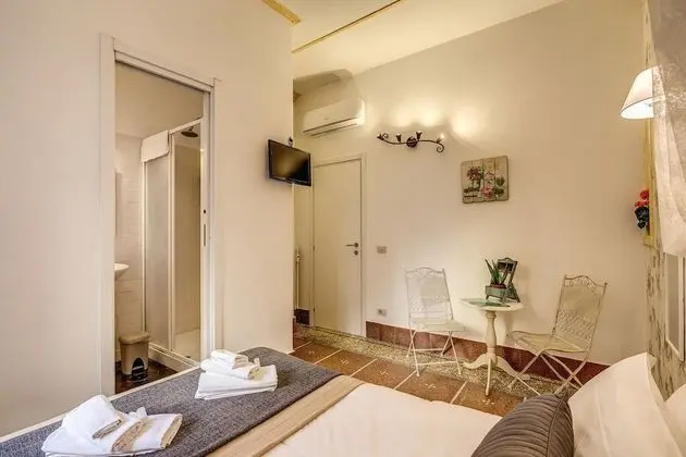 Classic Tek Büyük Yataklı Oda