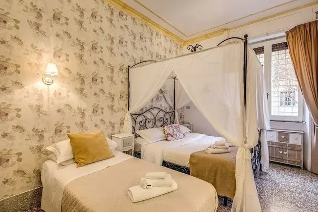 Classic Üç Kişilik Oda