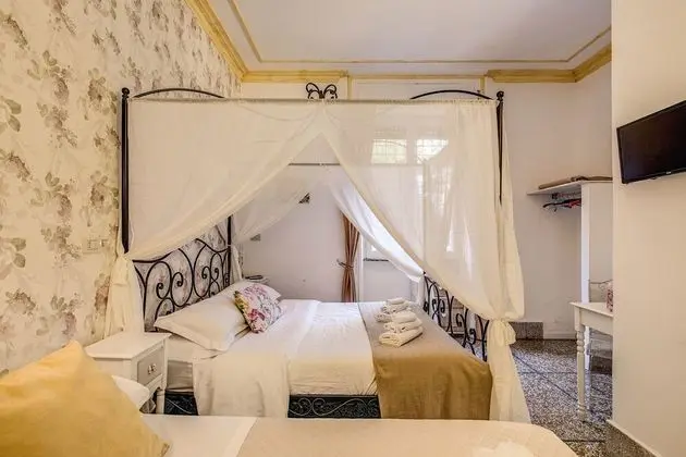 Classic Üç Kişilik Oda