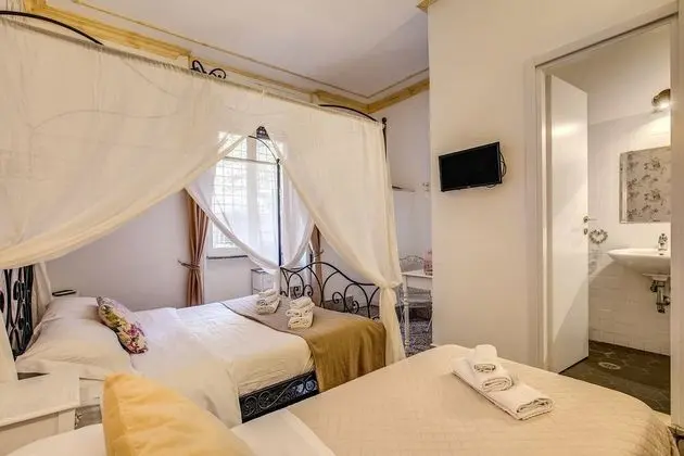 Classic Üç Kişilik Oda