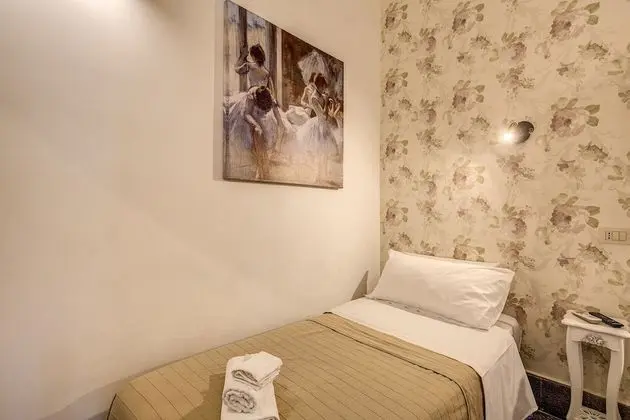 Classic Üç Kişilik Oda