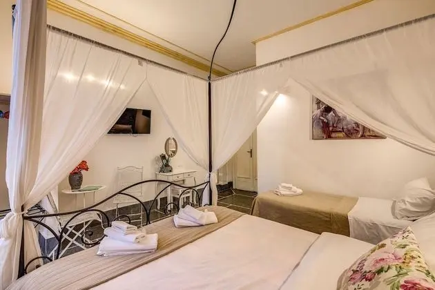 Classic Üç Kişilik Oda