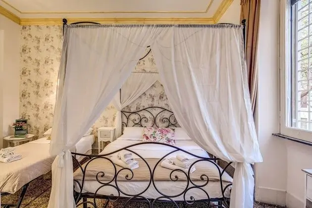 Classic Üç Kişilik Oda