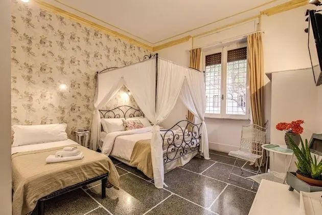 Classic Üç Kişilik Oda